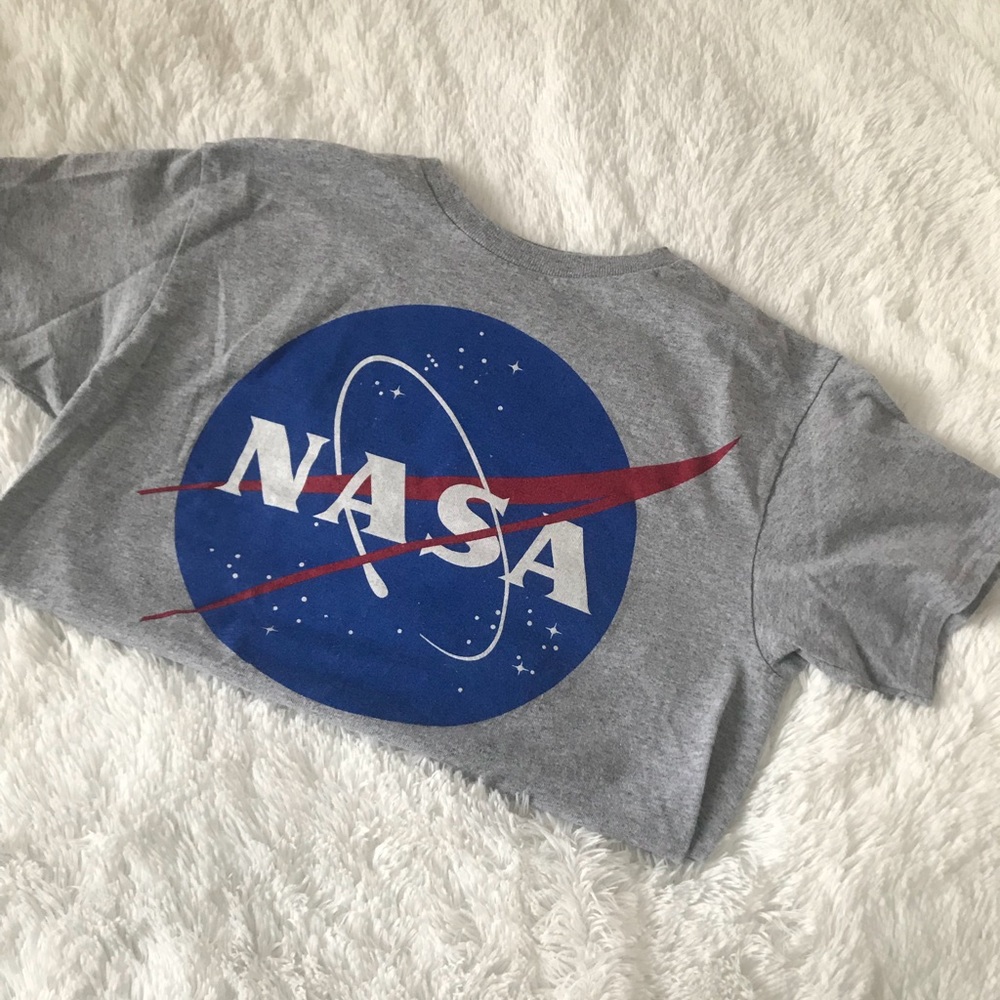 🚫SOLD🚫NASA T SHIRT